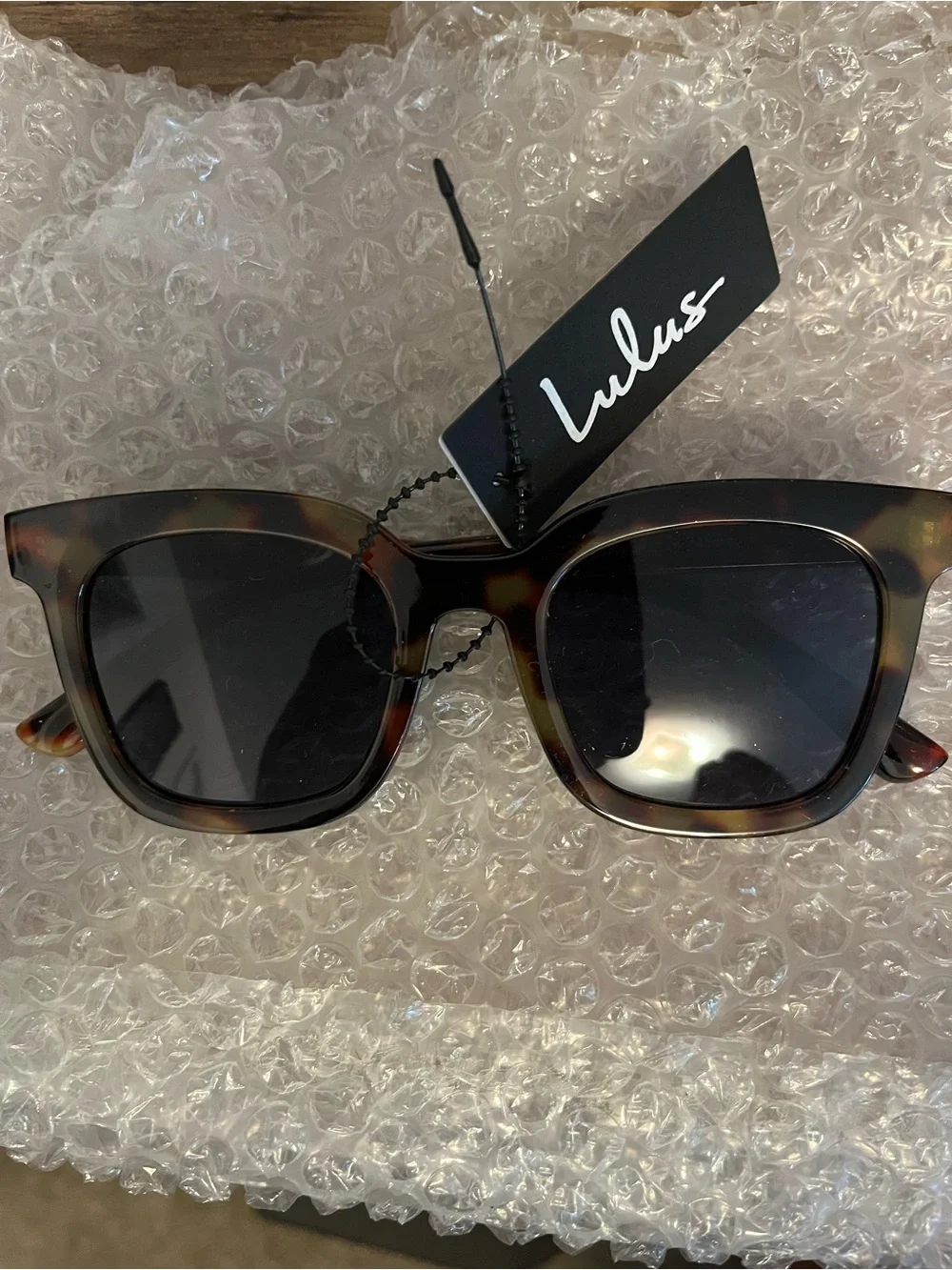 Authentic NWT Lulus Tori Tortoiseshell Cat-Eye Women's Sunglasses - Brown